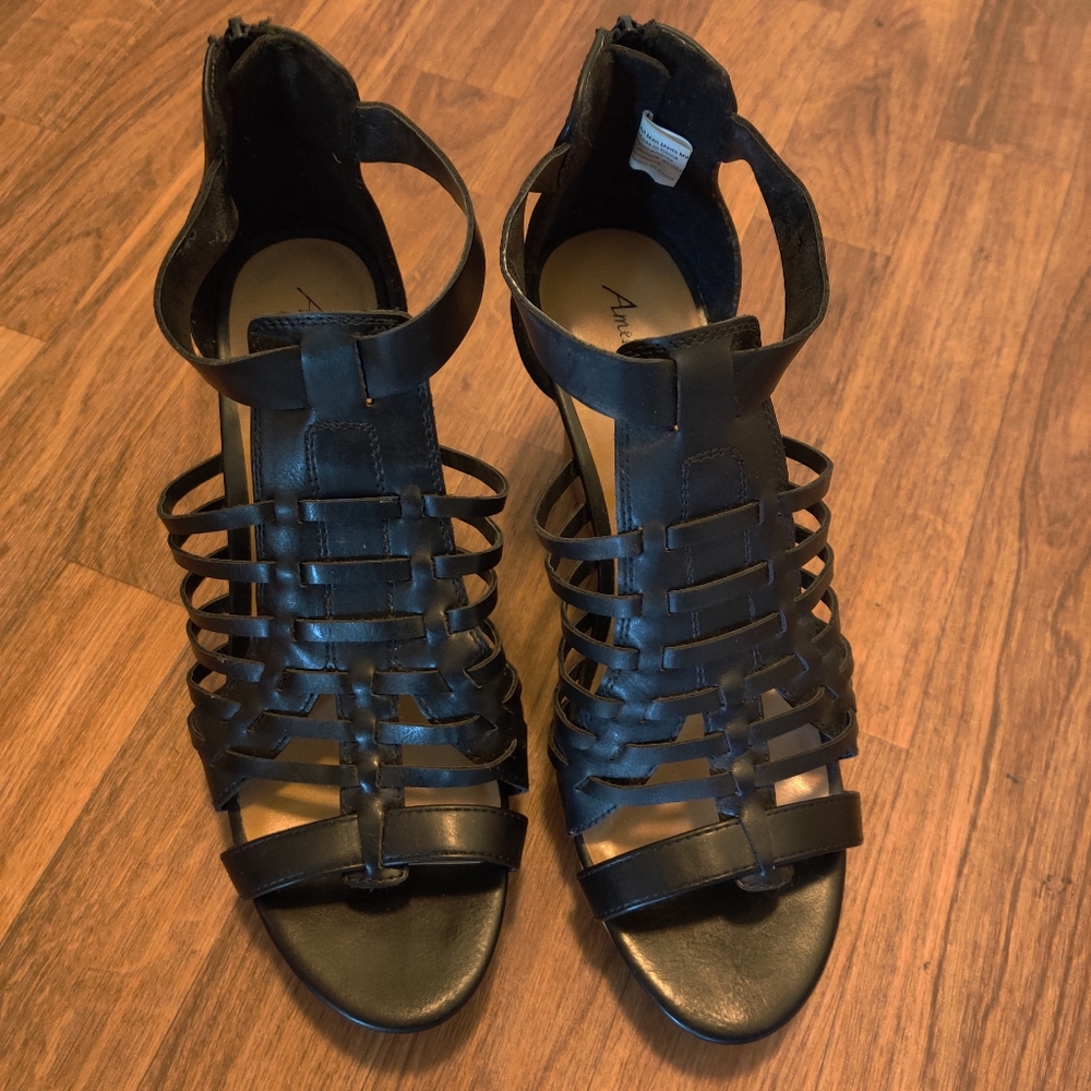 Black wedge heels